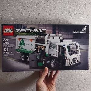 Brand New, sealed unopen box, Lego technic 503 Pcs